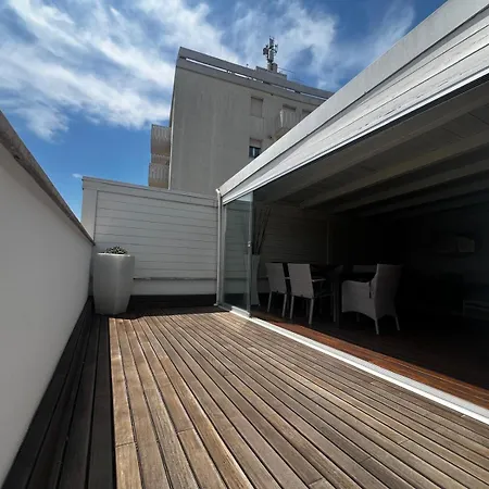 Apartment Rooftop Haven *
