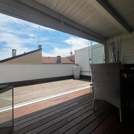 Rooftop Haven Apartment *